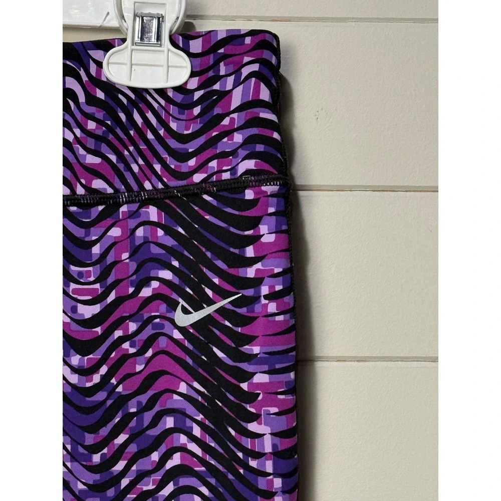 Nike Running Dri-FIT‎ Athletic Leggings Purple Abstract Print Cropped Womens M